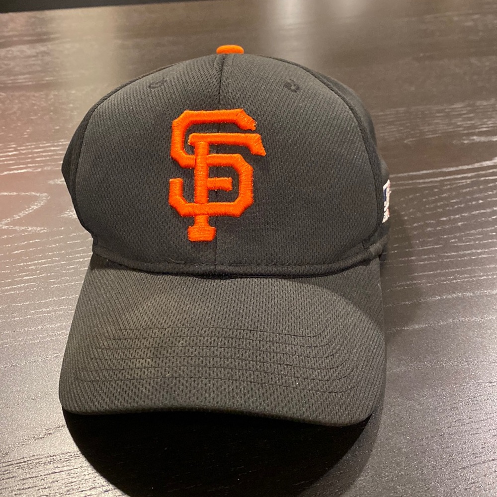 San Francisco Giants Adjustable Velcro Strap Baseball Cap